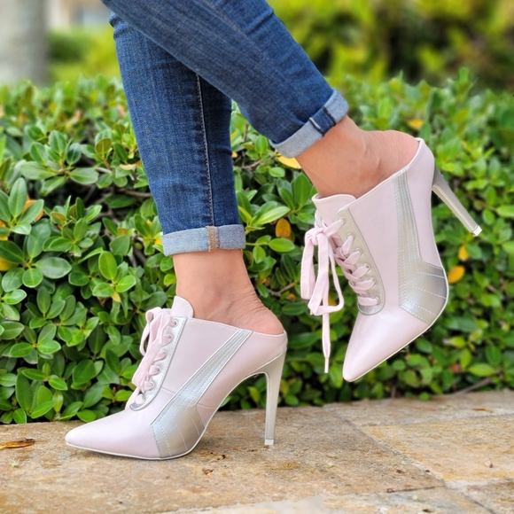 Women Baby Pink Low Cut Pontied Toe Booties - Picture 4 of 7